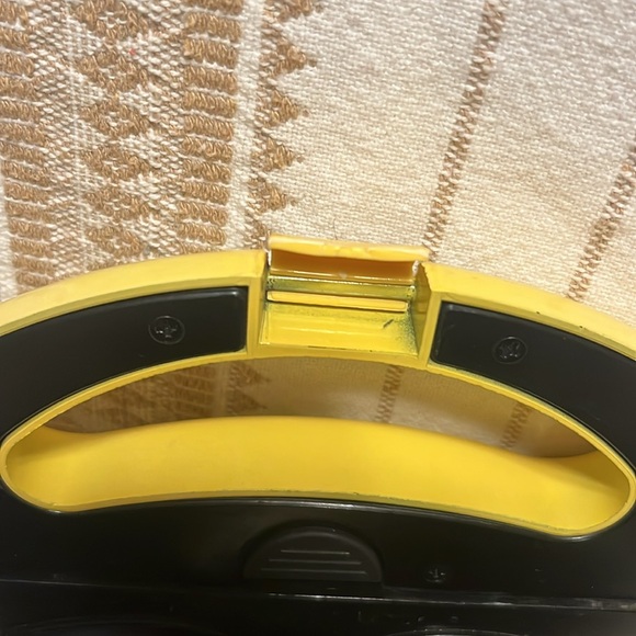 Soft Pretzel Factory Pretzel Maker - Picture 5 of 7